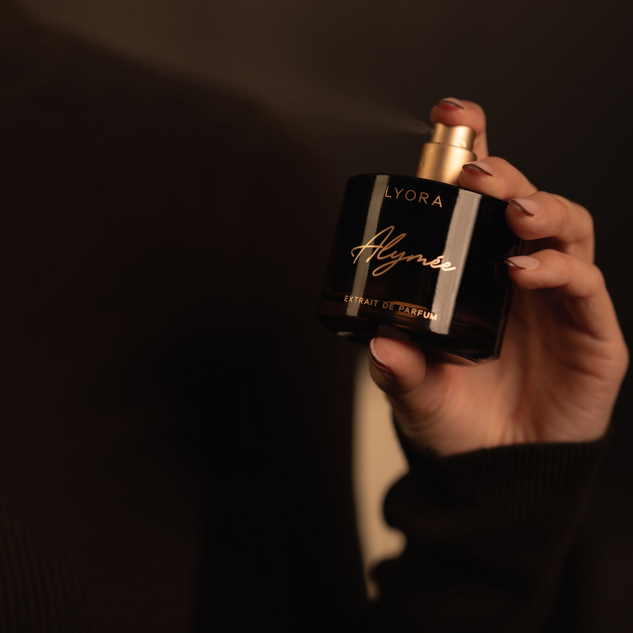 LYORA ⁠Alymée