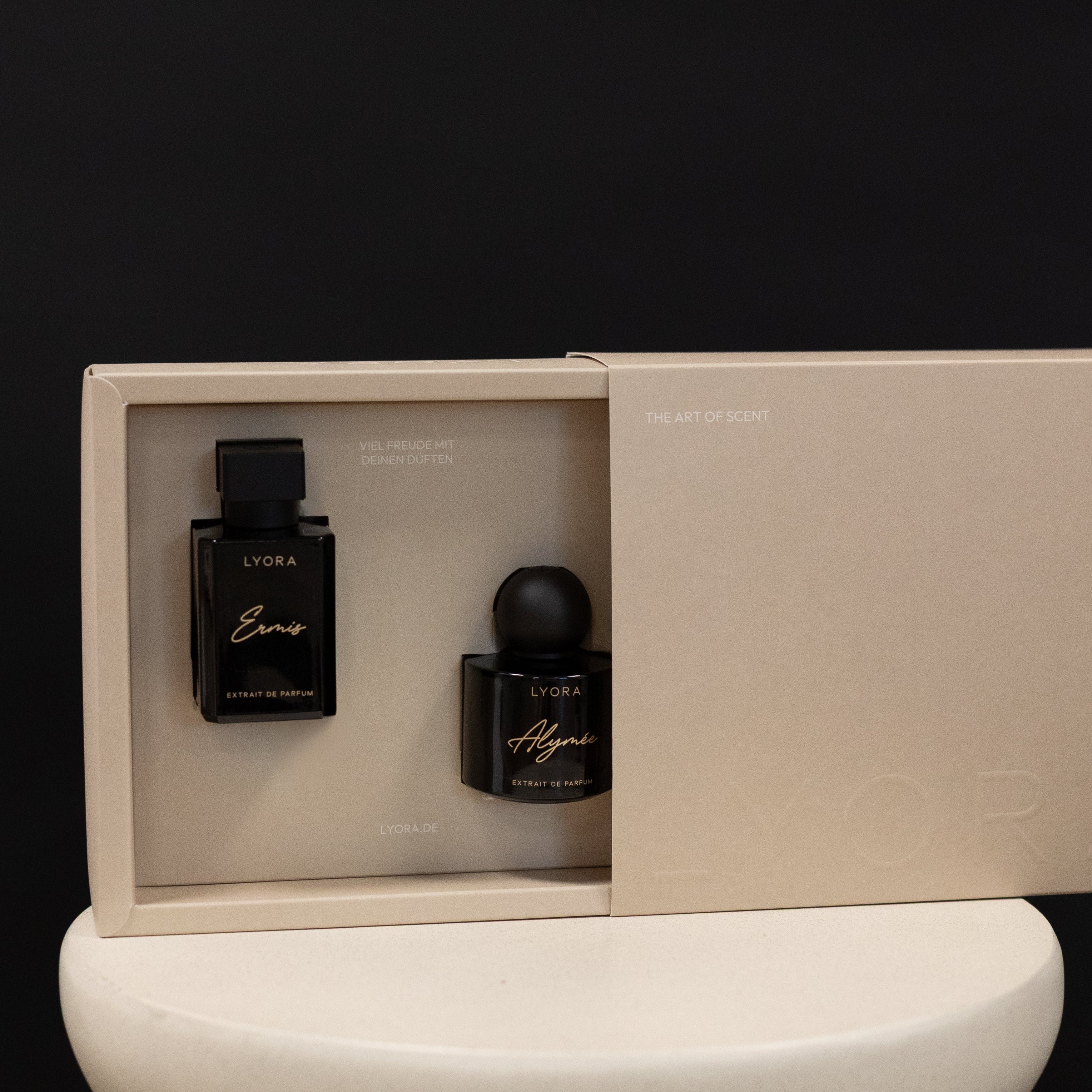 LYORA Ermis + Alymée