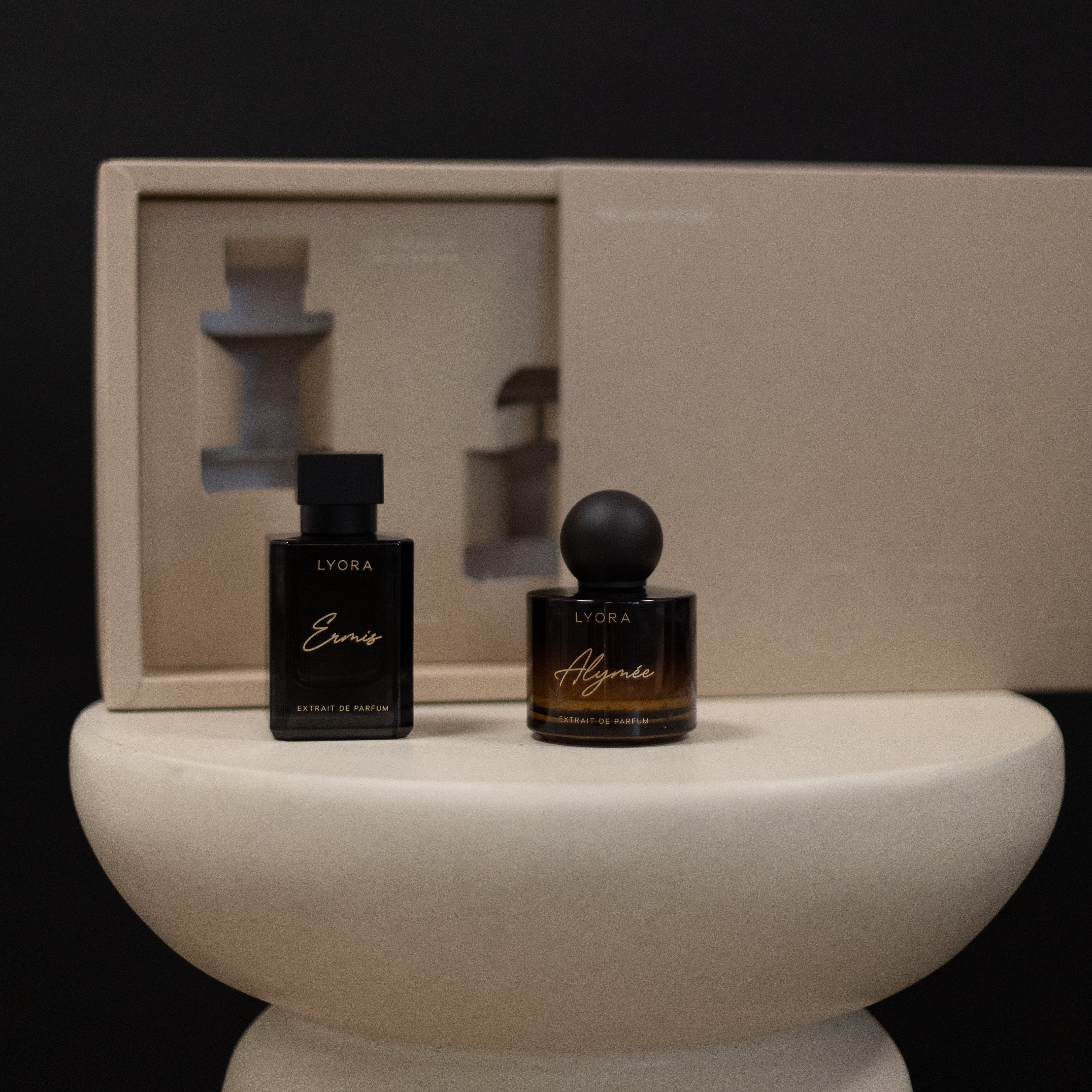 LYORA Ermis + Alymée