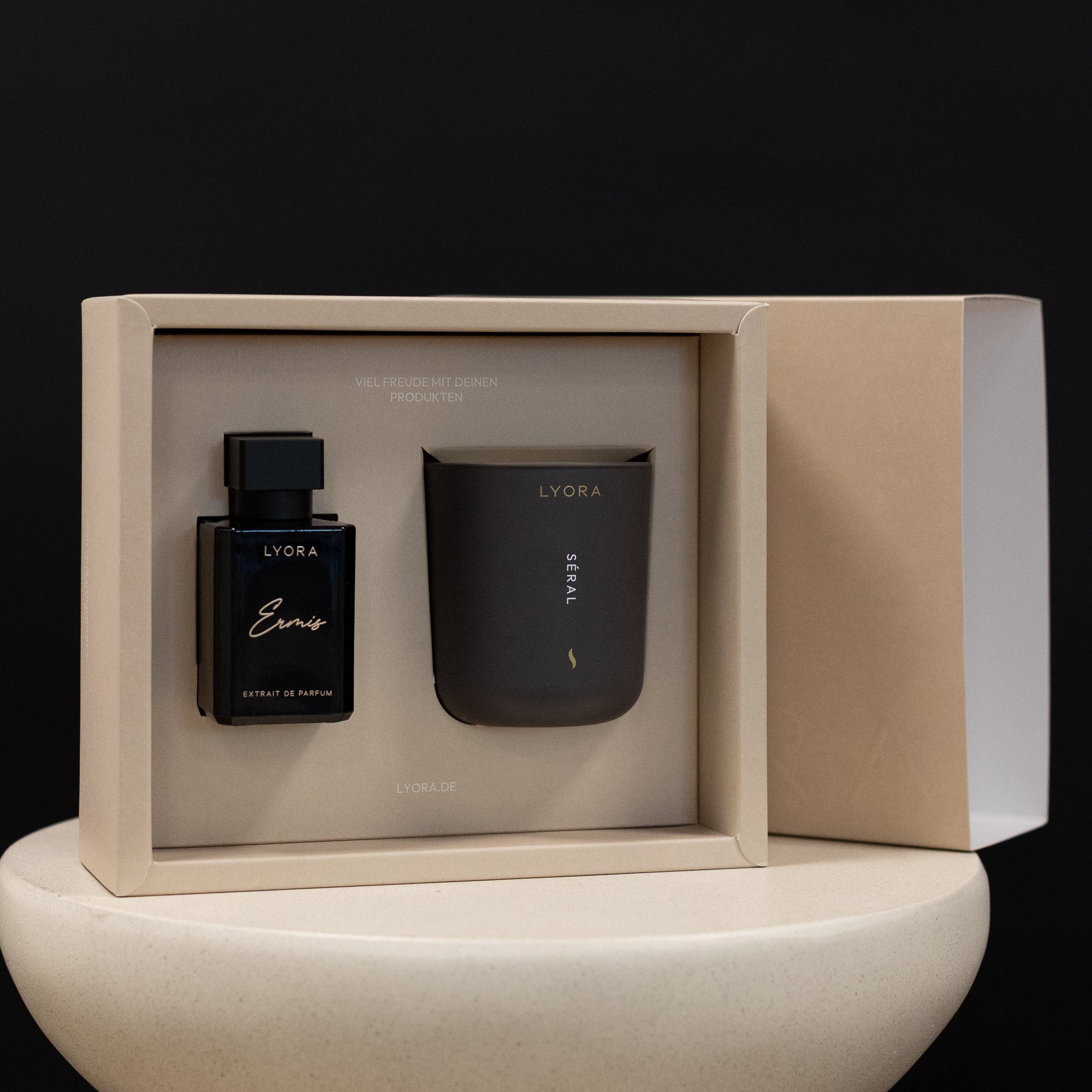 LYORA Séral Kerze + Ermis