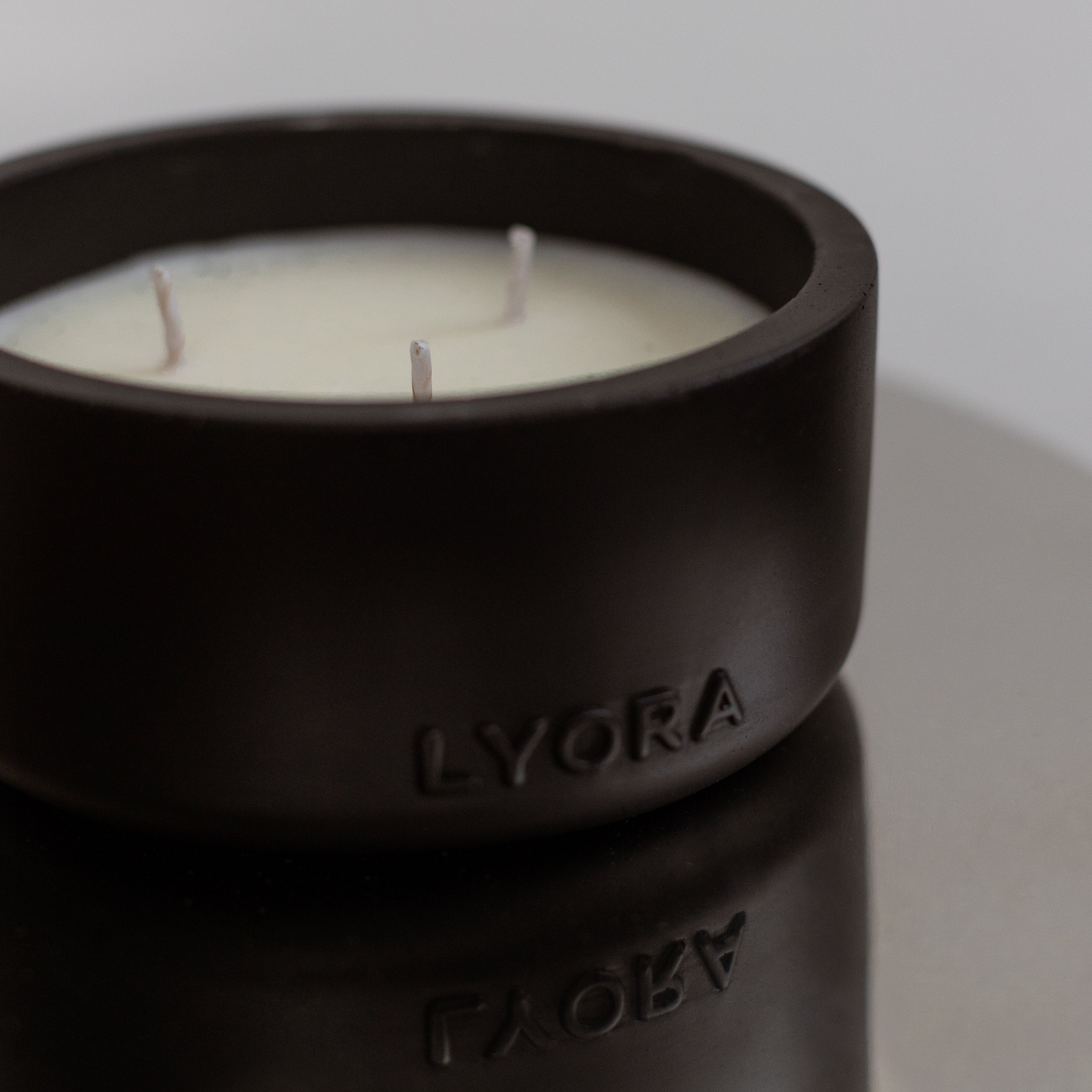 LYORA Vanilla Oud